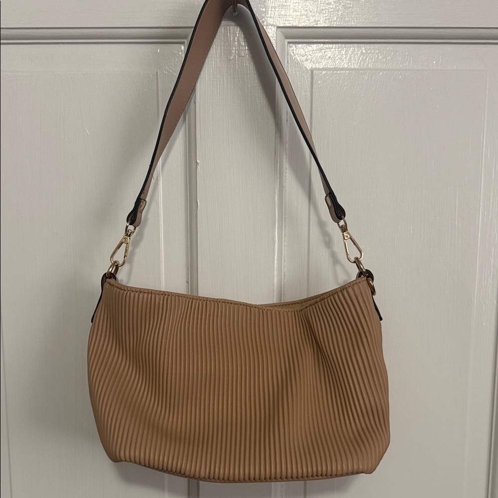 Elegant Tan Shoulder Bag